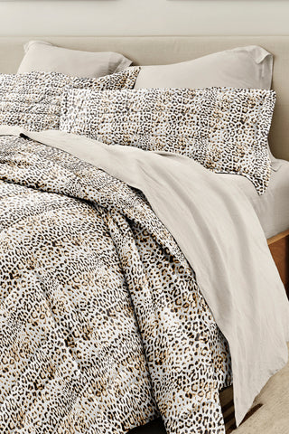 Abstract Leopard Quilt Set