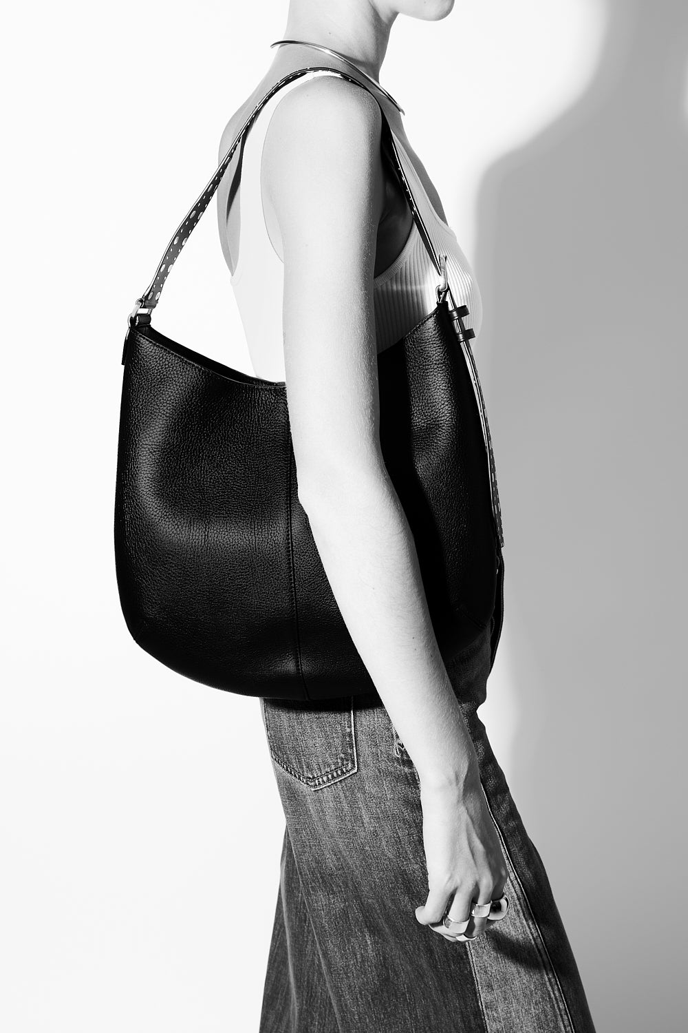 Naomi Hobo – Rebecca Minkoff