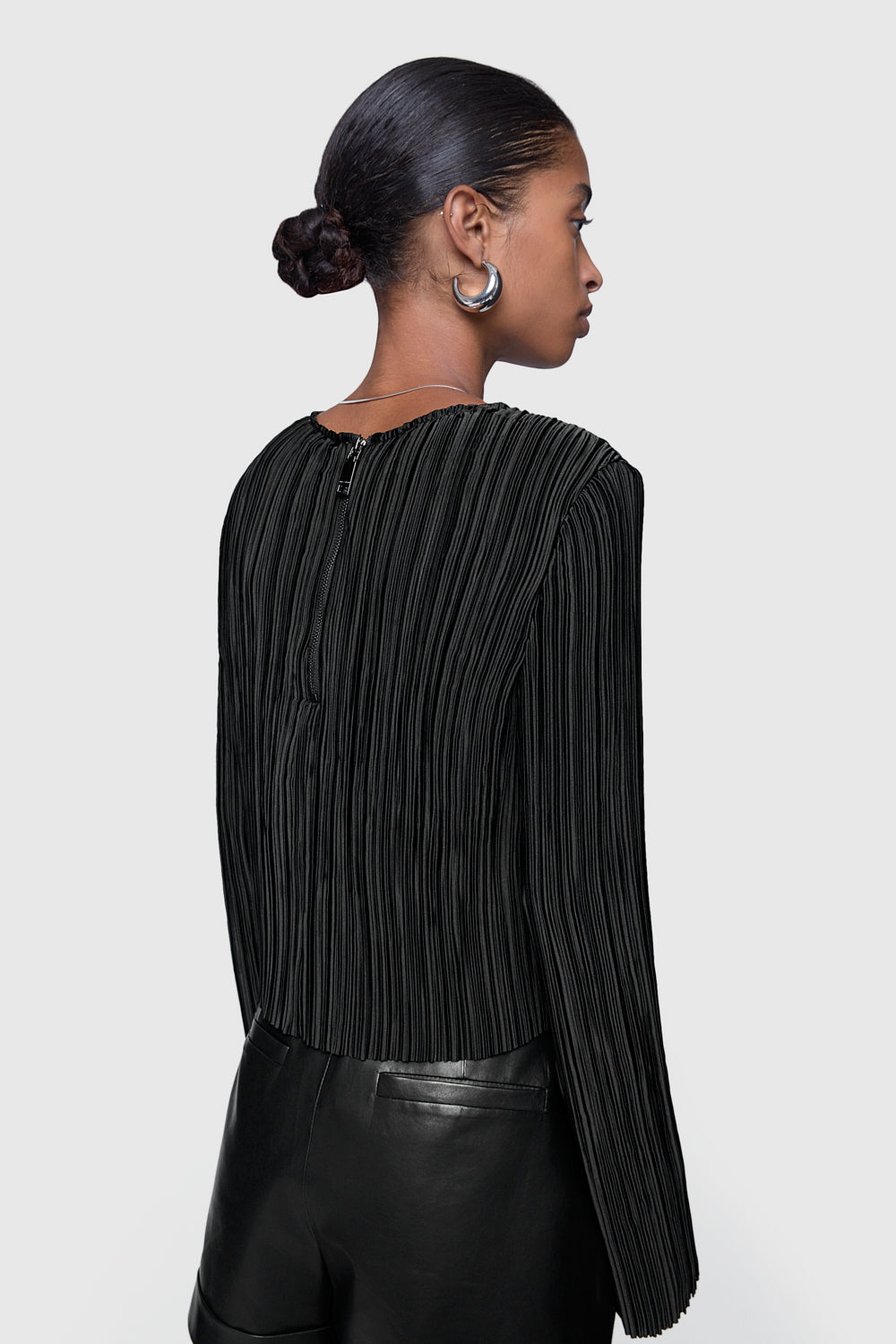 トップス BLACK Calista Pleated Top – Rebecca Minkoff